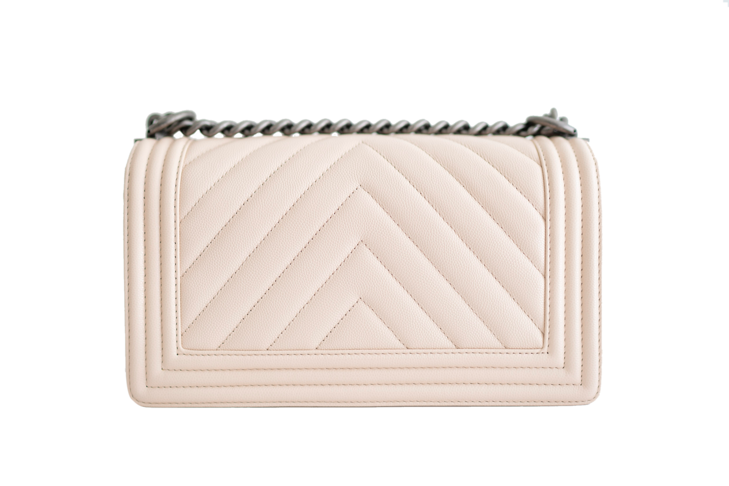 chanel light beige caviar leather old medium chevron boy bag chanel light beige caviar leather old medium chevron boy bag