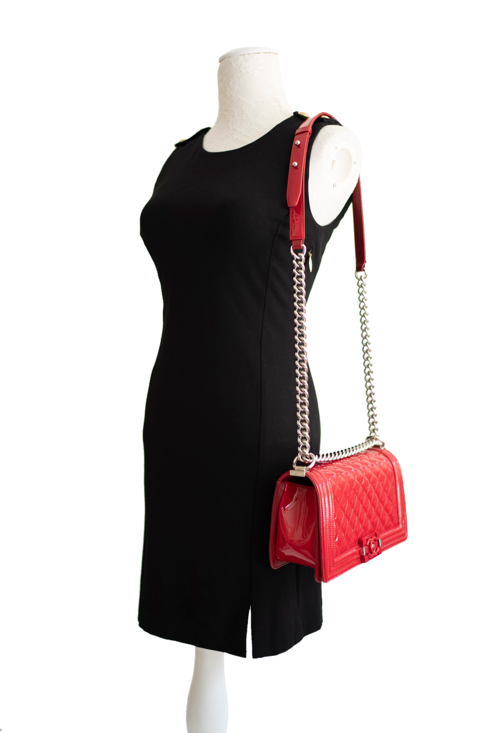 chanel-red-patent-leather-old-medium-boy-bag-4