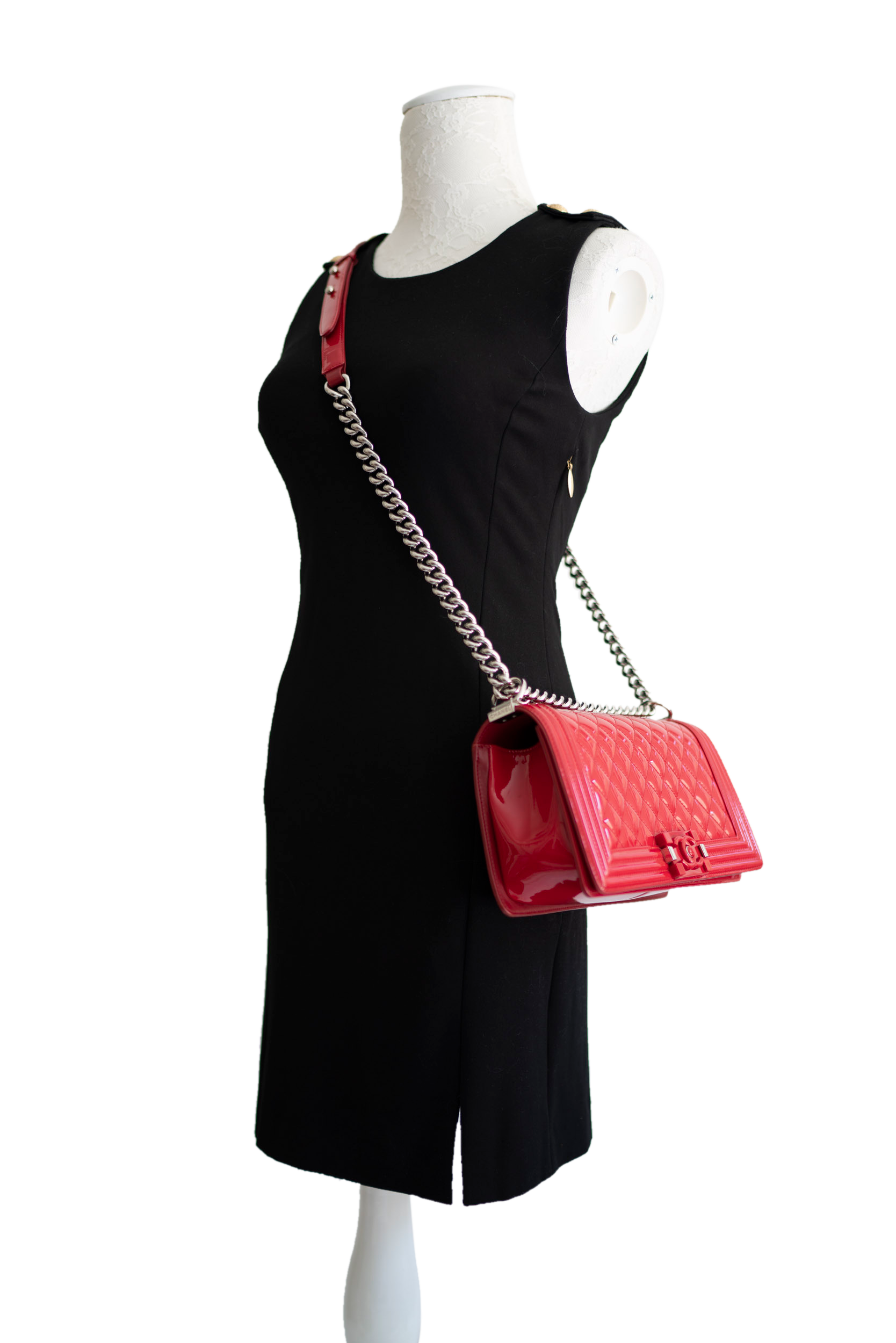 chanel-red-patent-leather-old-medium-boy-bag-5