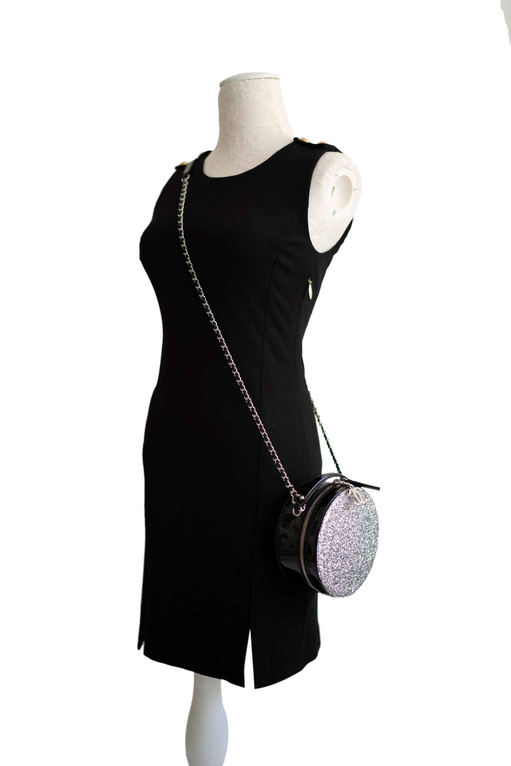 chanel-silver-and-black-patent-round-glitter-bag-5