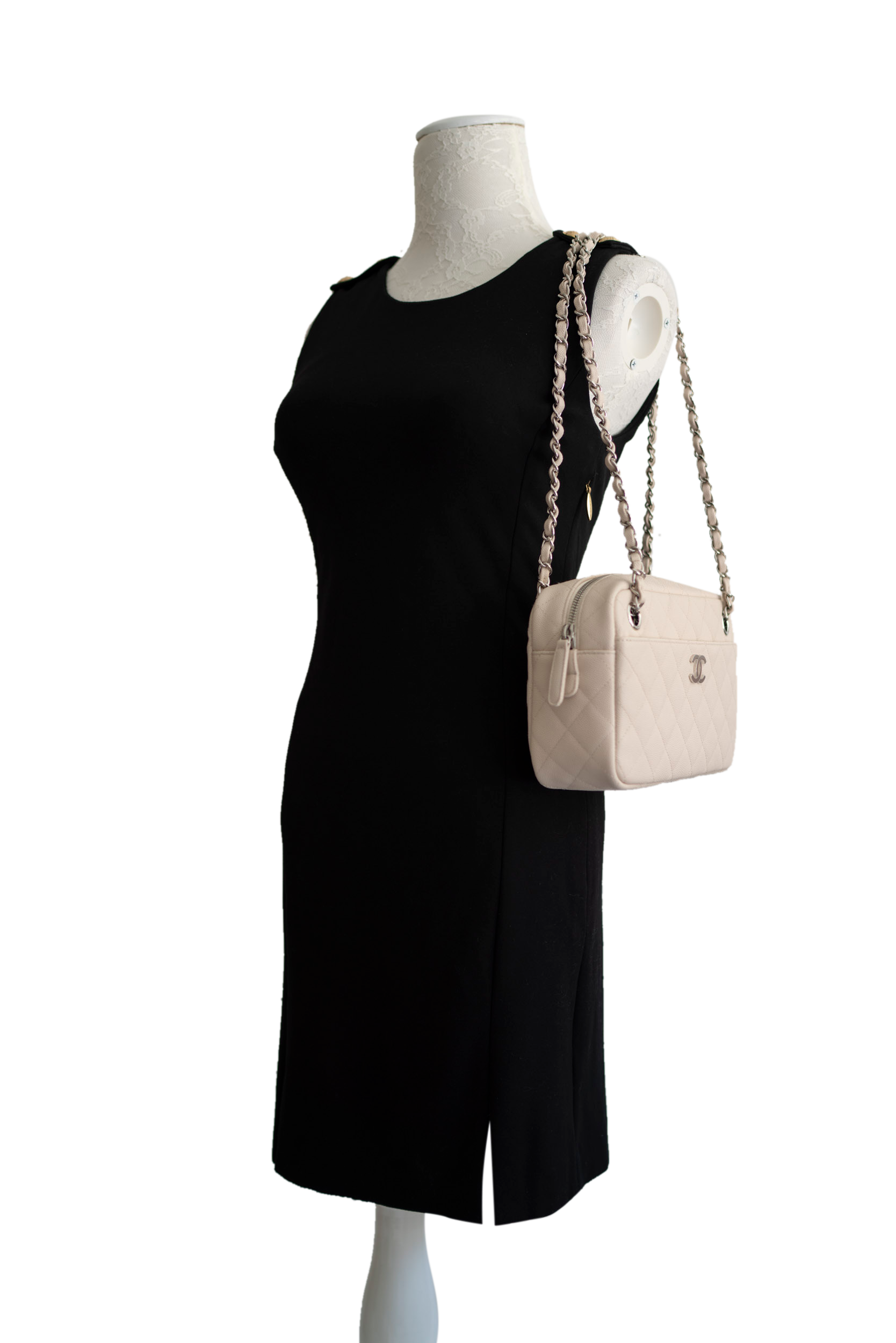 chanel-white-caviar-leather-camera-case-4