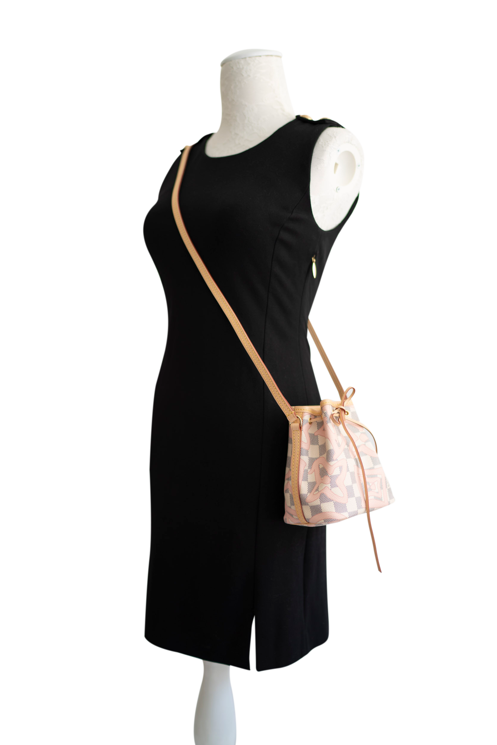 louis-vuitton-damier-azur-tahitienne-canvas-nano-noe-5