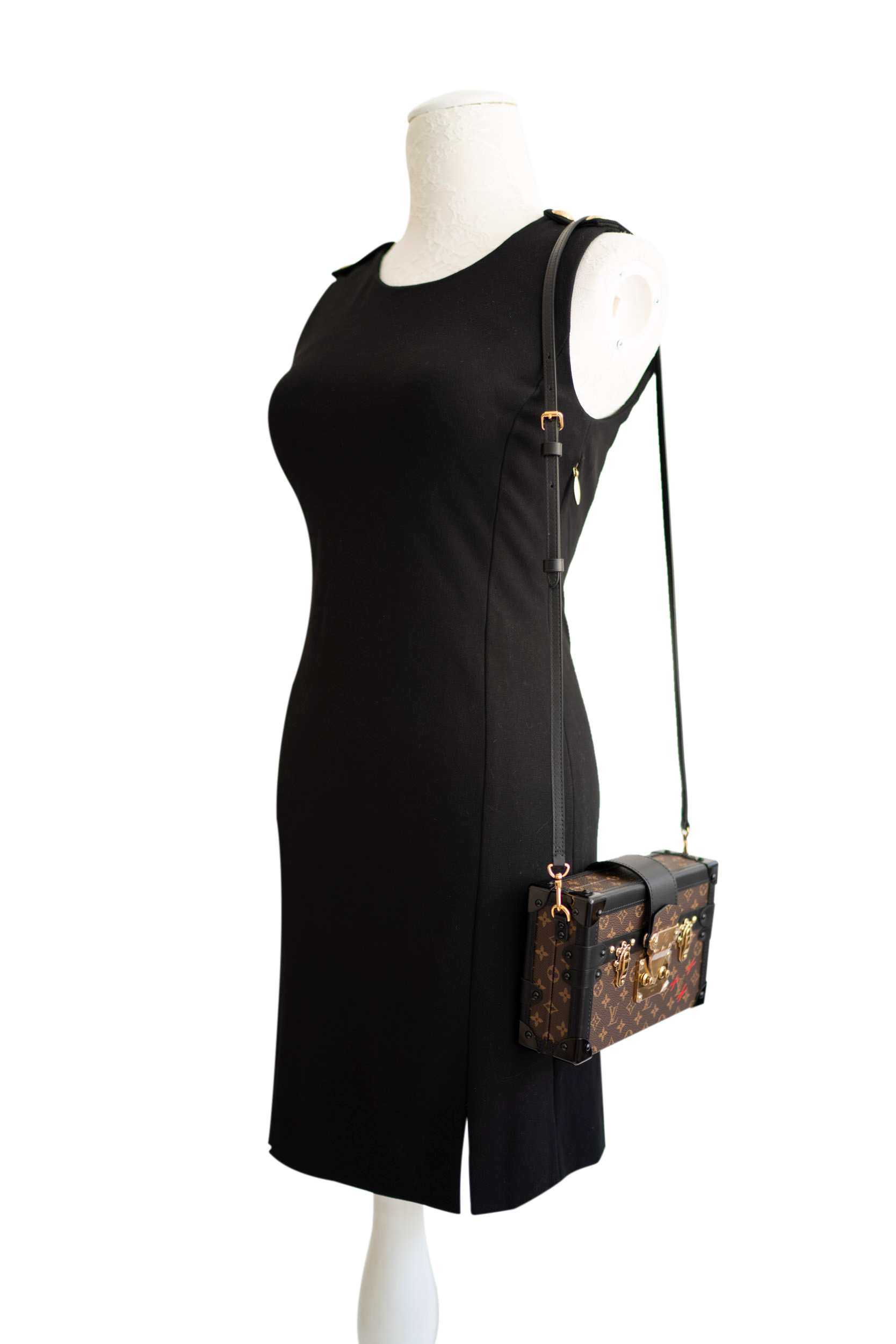 louis-vuitton-monogram-canvas-petite-malle-4