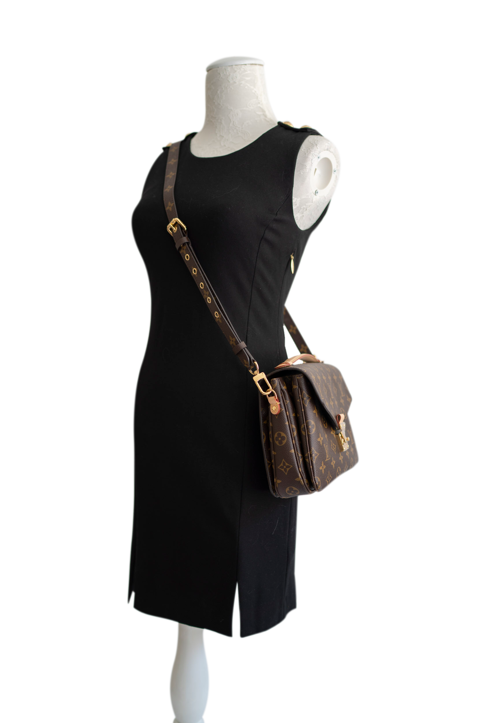 louis-vuitton-monogram-canvas-pochette-metis-5